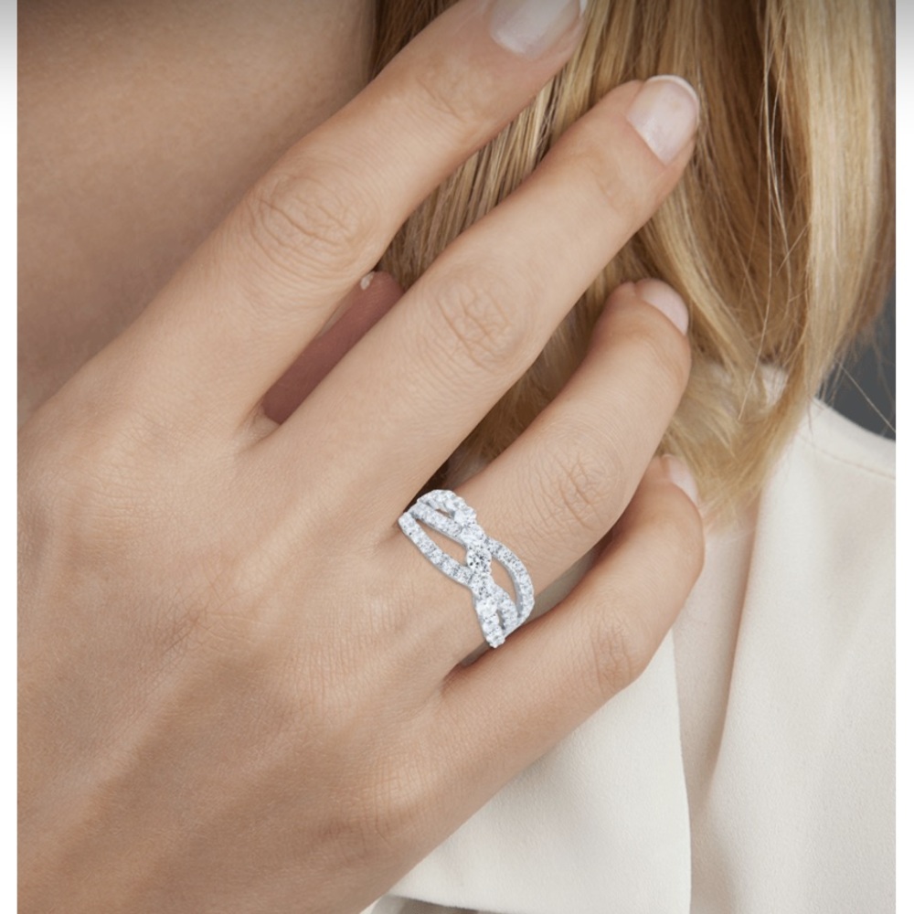 14KW 1 1/2 ct.tw. Lab Grown Diamond Crossover Band